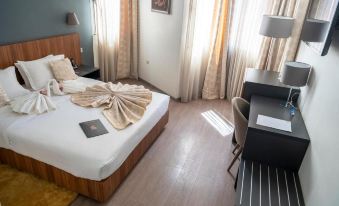 Hotel Nina