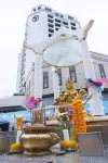 Thumrin Thana Hotel