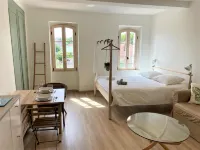 Carnets de Voyage Coté Studios Hotels in Tourtour