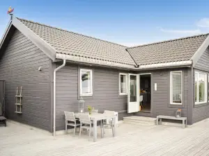 Nice Home in Sveio with House Sea View
