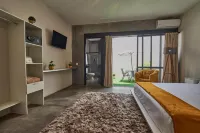Aura Hotel Boutique Hotels near Rodo Padilla