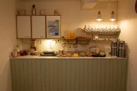ลอส คาลาเฟตส์ โรงแรม - พร้อมอาหารเช้า