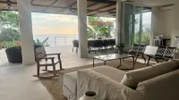 Casa Luna - Private Suites with Ocean View, Pool, AC, WiFi Hotels in San Francisco de Coyote