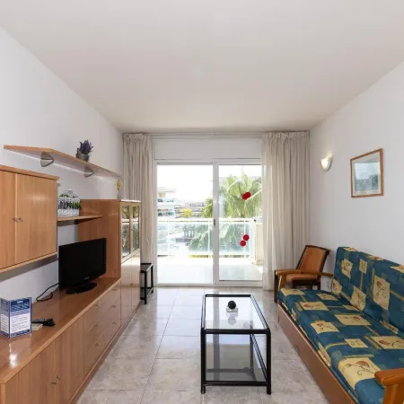 Rentalmar Ventura Village Families