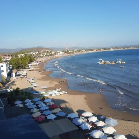 Hotel y Bungalows Bugambilias