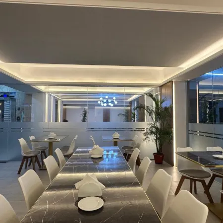 Royal Regent Suites Dhaka Отели рядом с достопримечательностью «Офис компании Bashundhara Group»