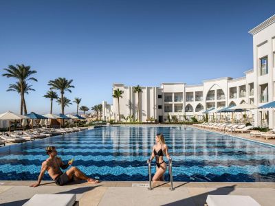 Sunrise Remal Beach Resort