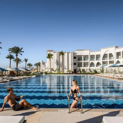 Sunrise Remal Beach Resort Hotels near SOHO Square