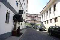 Hotel Vila Esteves - parkir