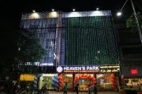 Century Courtyard โรงแรมใกล้มัสยิด Thousand Lights Mosque