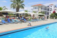Hilltop - Pool