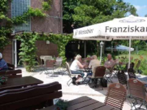 Akzent Hotel Zur Wasserburg - Hotel Garni Bed & Breakfast
