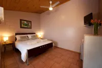 Dougies Backpackers Resort