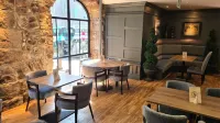 Royal Athenaeum Suites