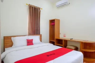 RedDoorz Near Rita Supermall Purwokerto 2 Các khách sạn ở Purwokerto