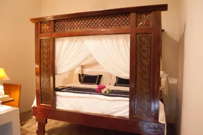 Casa Narrow Villa