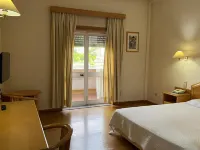 Grande Hotel Dom Dinis โรงแรมใน