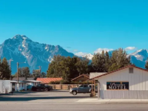 The Pioneer Motel Hotels in Matanuska-Susitna