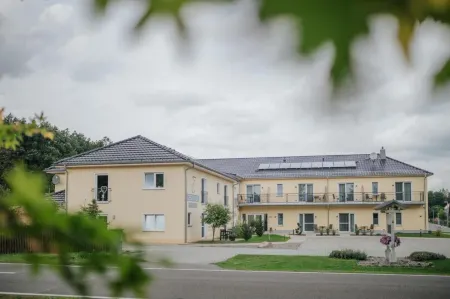 Pension Casamia Отели в г. Грос-Дюбен