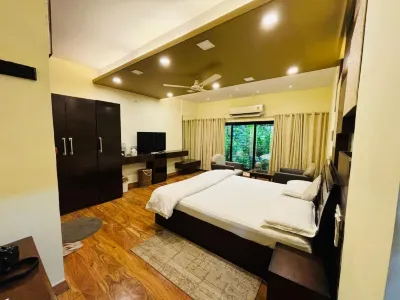 로열 팜스 Ramtek Fort Temple 주변 호텔