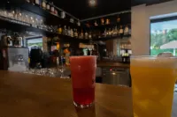 โรงแรมแซม - ที่มีบาร์