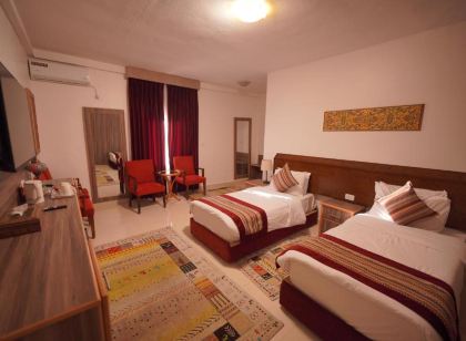 Petra Plaza Hotel