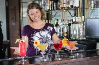 Bell Channel Inn Hotel - bar