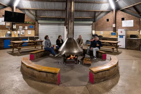 Reflections Lake Keepit - Holiday Park Отели рядом с достопримечательностью «Парк Ледженд»