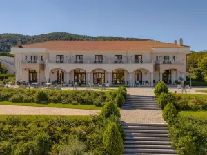 The Lake Hotel