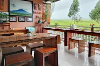 RedDoorz Syariah Near Tugu Macan Kayu Aro Hotels in Batang Sangir