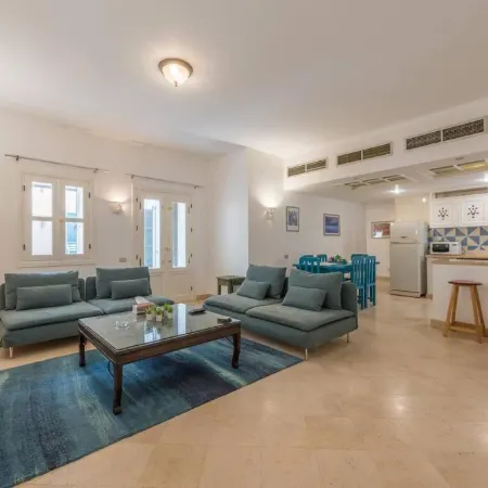 Abutig Marina flat ground floor