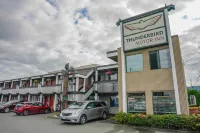 Thunderbird Motor Inn - Parkplatz