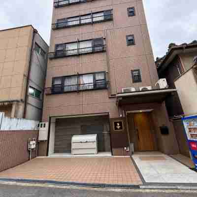 Tinn - Near Osaka Castle Park Hotel Exterior