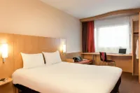 Hôtel Ibis Saint Dié des Vosges Hôtels à : Étival-Clairefontaine