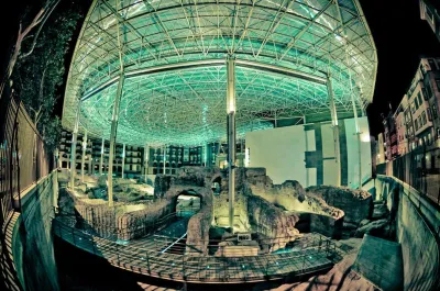 Be Zaragoza Hostel Hotels in 