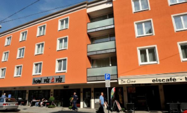 Hotel Vis à vis - Housity