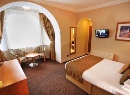 Golden Lion Hotel