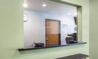 WoodSpring Suites Conroe