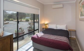 Redgate Forest Retreat