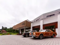 รีสอร์ตกอล์ฟและสปา ชิเฮลนี - ที่มีที่จอดรถ