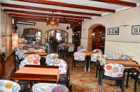 Hostal Isabel فنادق في بلانيس