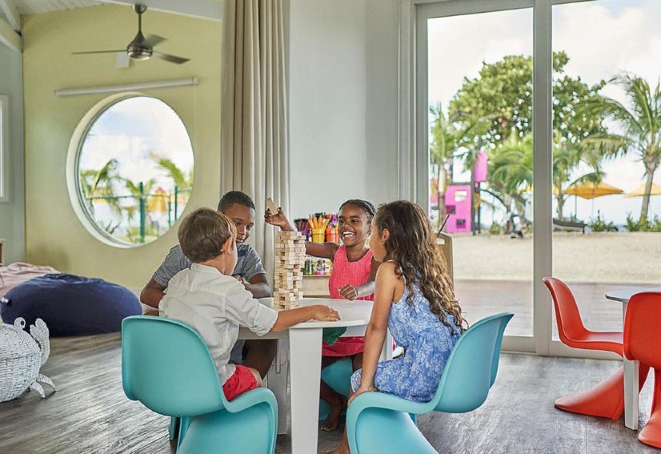 2. 포시즌스 리조트..