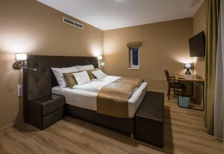 Kistücsök Food & Room Отели в г. Балатонфелдвар