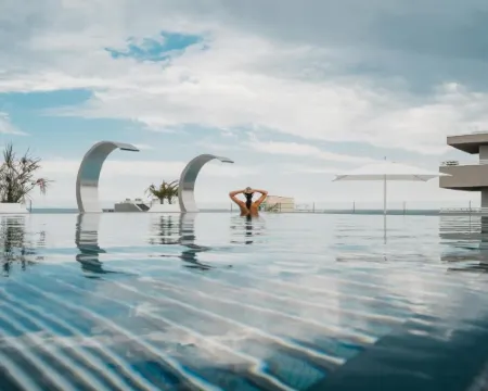 J44 ライフスタイルホテル イェーゾロのホテル