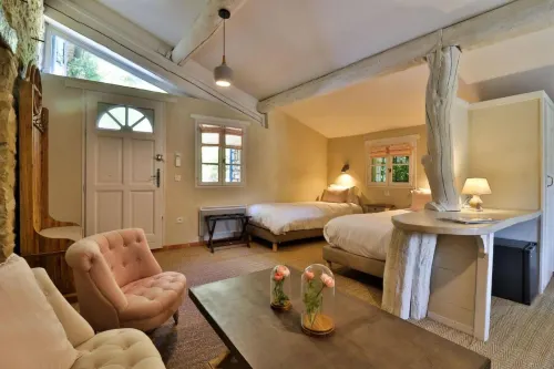 La Bastide Bleue فنادق في Seguret