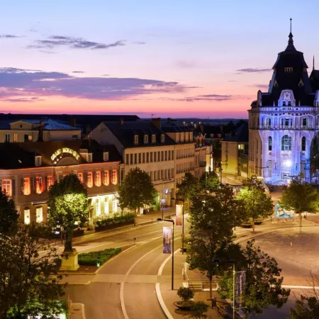 Best Western Premier Grand Monarque Hotel  Spa Отели в г. Шартре