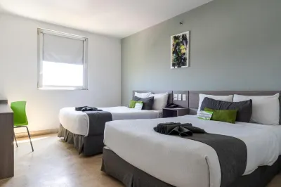SR Hotel Hotels near Estadio Akron