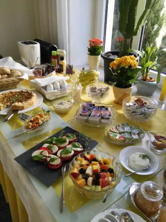 Hotel Carolinenhof Отели в г. Бад-Пирмонт