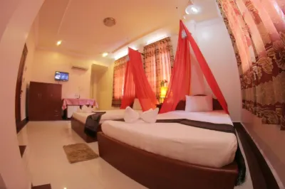 Golden Noura Villa-Pub & Restaurant Hotel in zona Monastero di Wat Ounalom