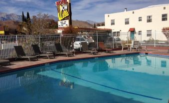 Dow Villa Motel